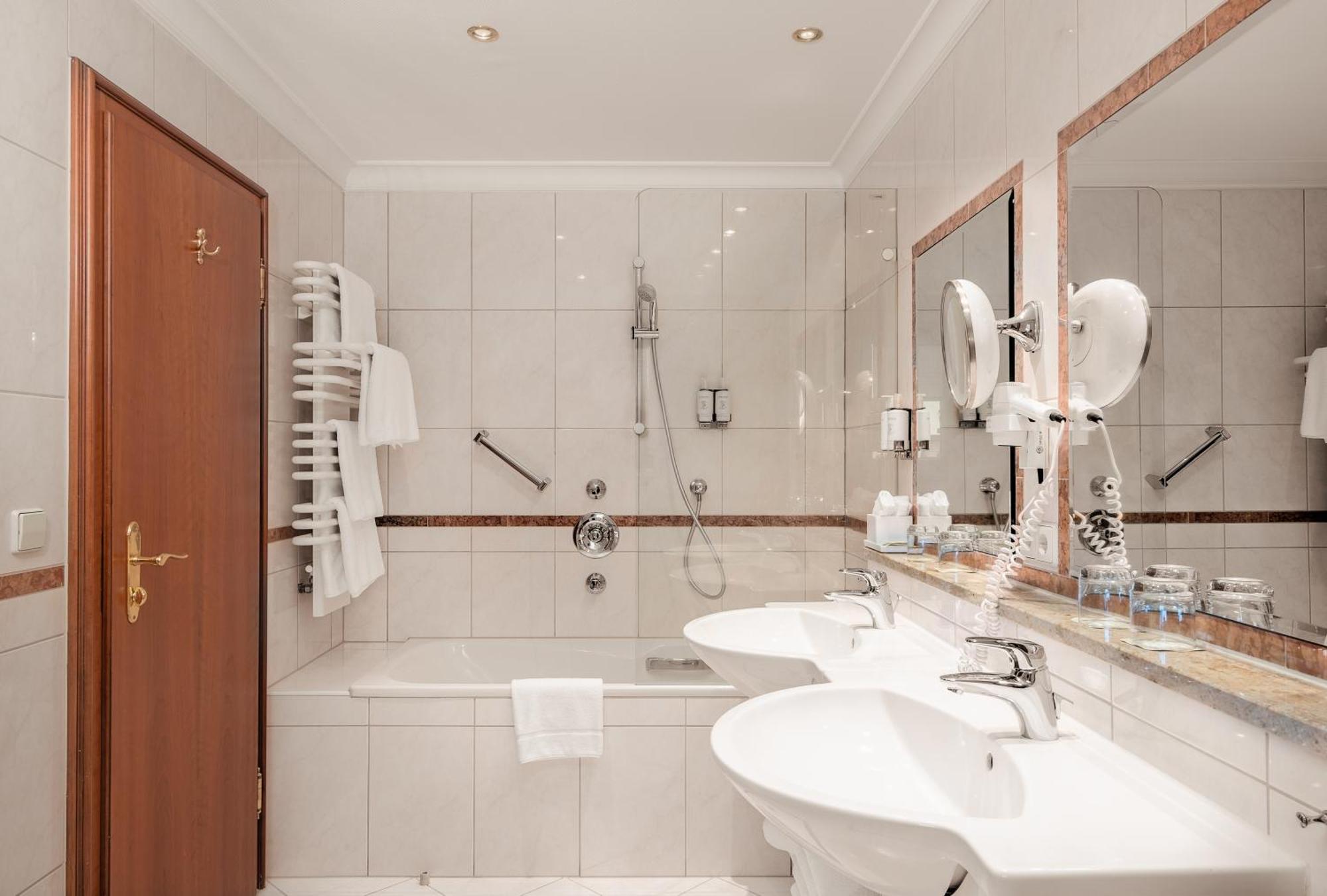 Adler Haeusern Gourmet & Spa Hotel חדר תמונה